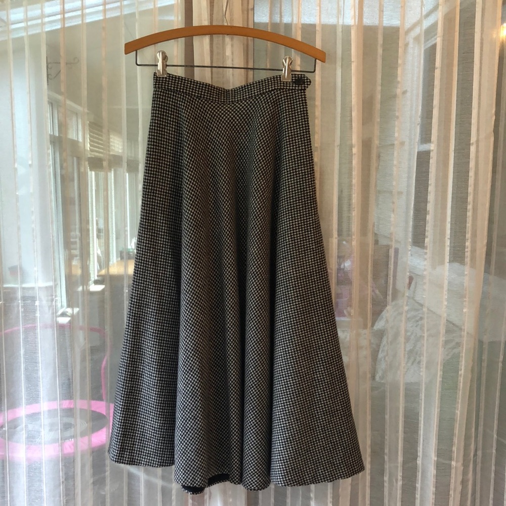Ralph Lauren Houndstooth Wool Calf Length Skirt (with pockets!)
